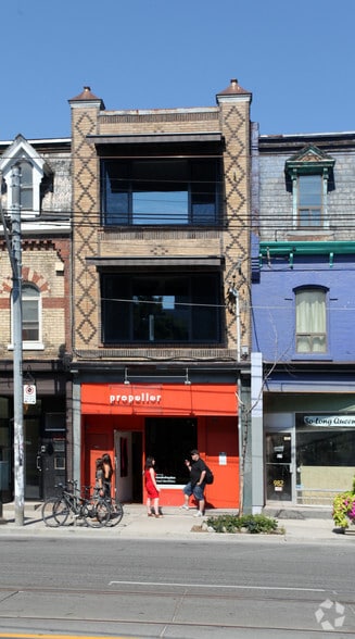 More Photos Of 984 Queen St W, Toronto Storefront Retail Residential For Lease