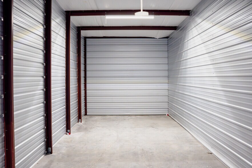 More Photos Of 1061 Banning st, Marshfield Self Storage For Sale