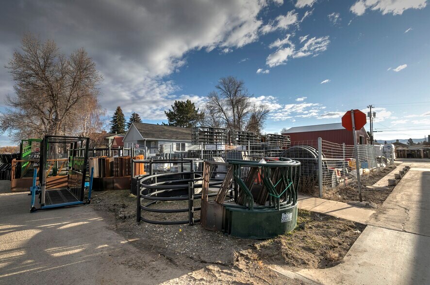More Photos Of 401 Milwaukee Ave, Deer Lodge Office For Sale