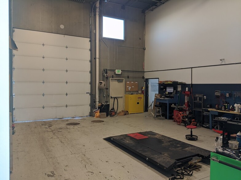 More Photos Of 15690 Parkerhouse Rd, Parker Light Distribution For Lease