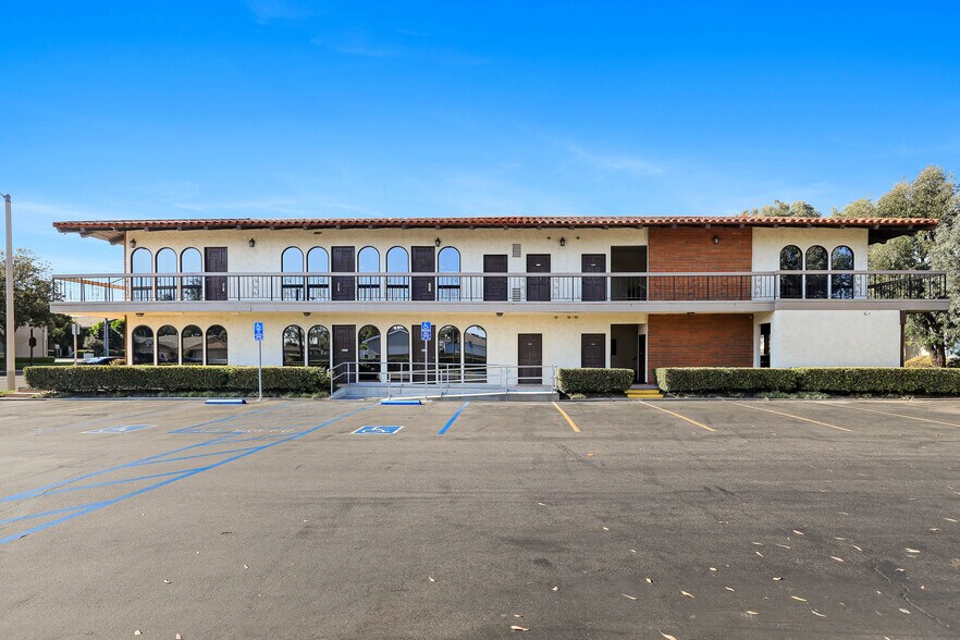 More Photos Of 17772 Irvine Blvd, Tustin Office For Lease