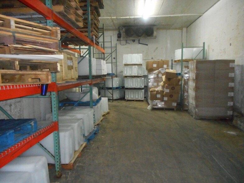 More Photos Of 500 NE 185th St, Miami Refrigeration Cold Storage For Sale
