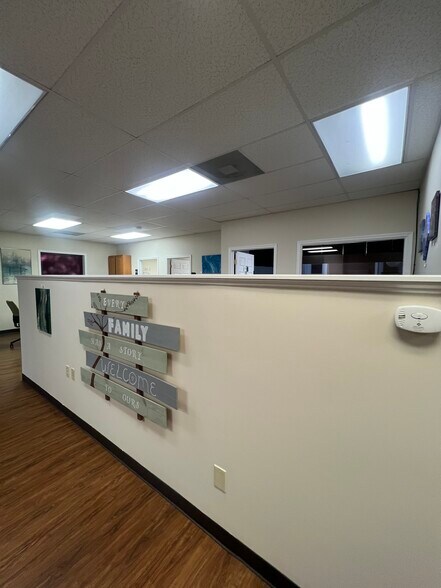 More Photos Of 161 Prosperity Dr, Winchester Showroom For Lease