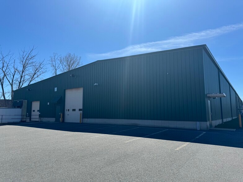 More Photos Of 155 Industrial Dr, Northampton Warehouse For Lease