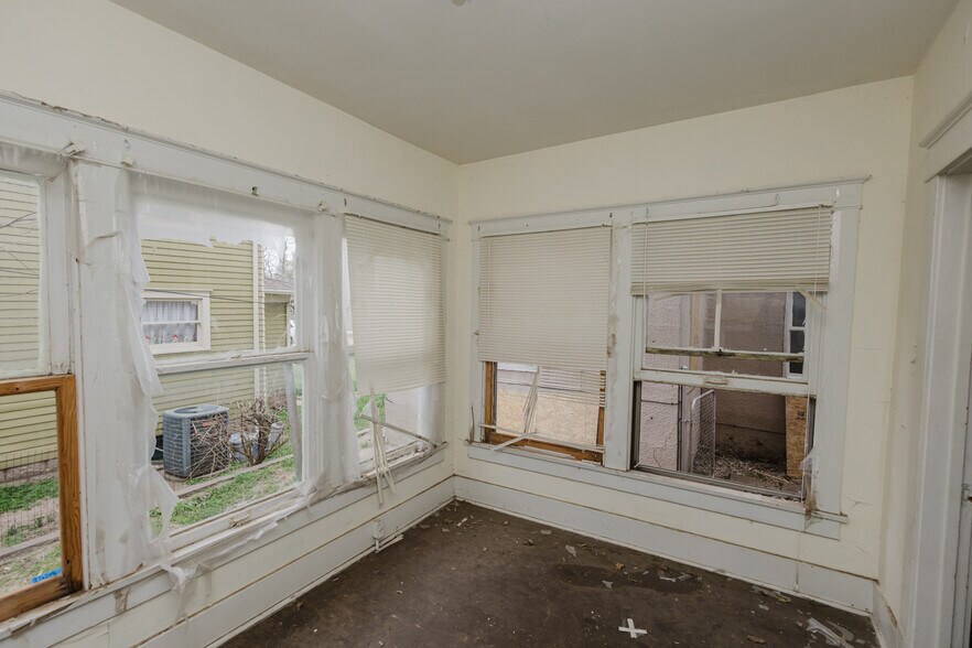 More Photos Of 123 E Madison Ave, Arkansas City Apartments For Sale