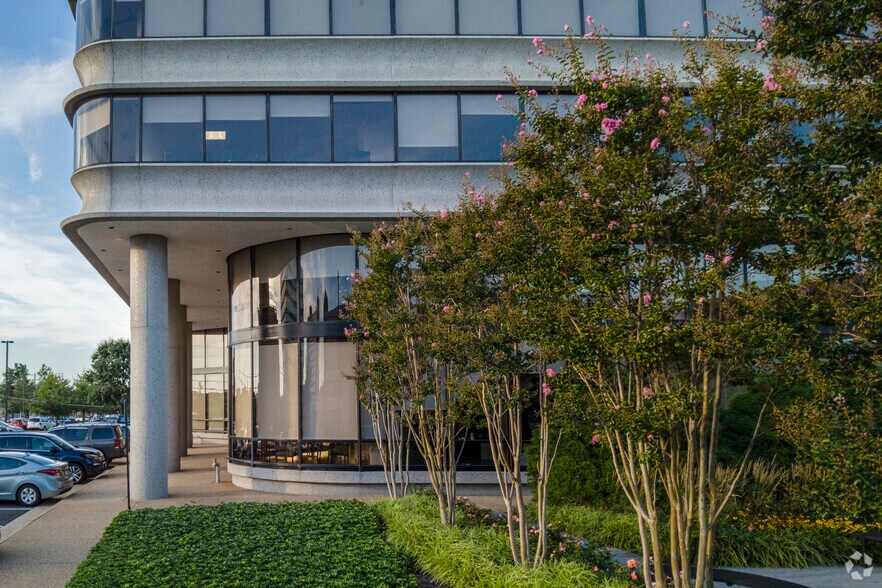 More Photos Of 6564 Loisdale Ct, Springfield Office For Sale