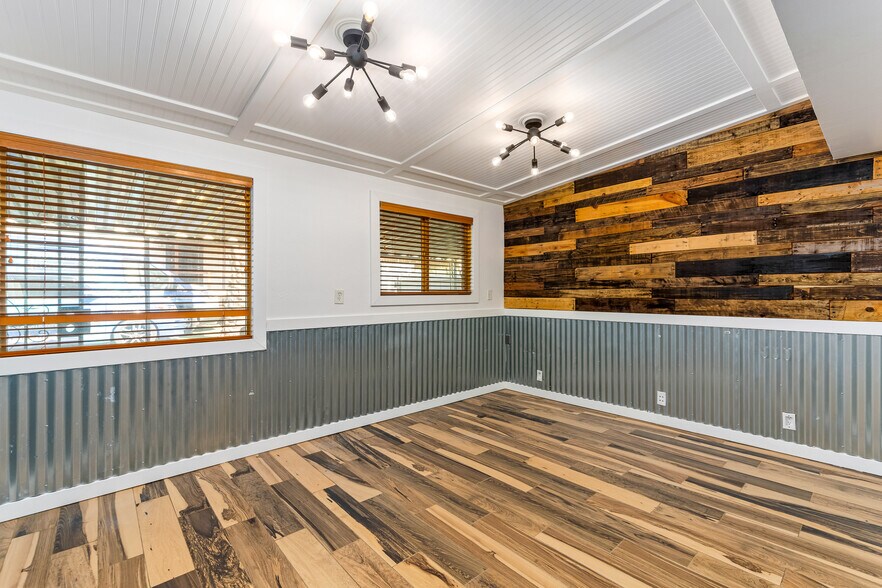 More Photos Of 2200 La Osa st, Tucson Light Distribution For Lease