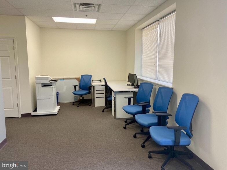 More Photos Of 240-254 Airport Rd, Winchester Light Distribution For Sale