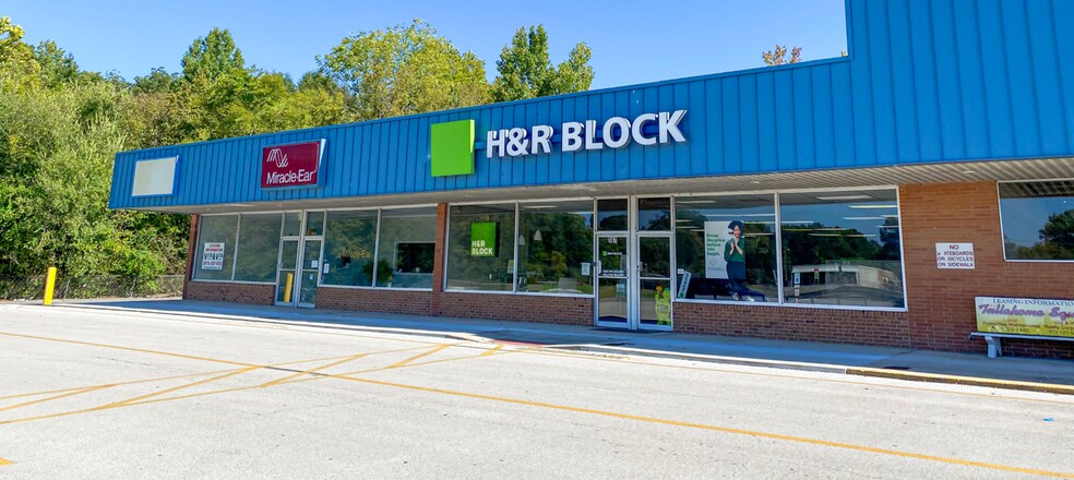 More Photos Of 361-385 W Lincoln St, Tullahoma Department Store For Lease