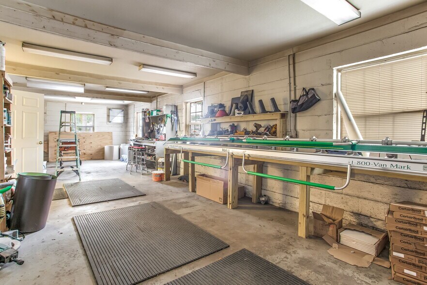 More Photos Of 5421 Stokes St, Milton Office For Sale