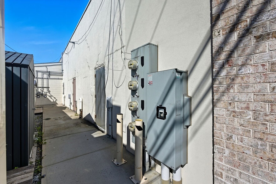 More Photos Of 2437 Merrick Rd, Bellmore Storefront For Lease