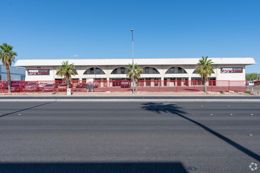 More Photos Of 5325 S Valley View Blvd, Las Vegas Warehouse For Lease