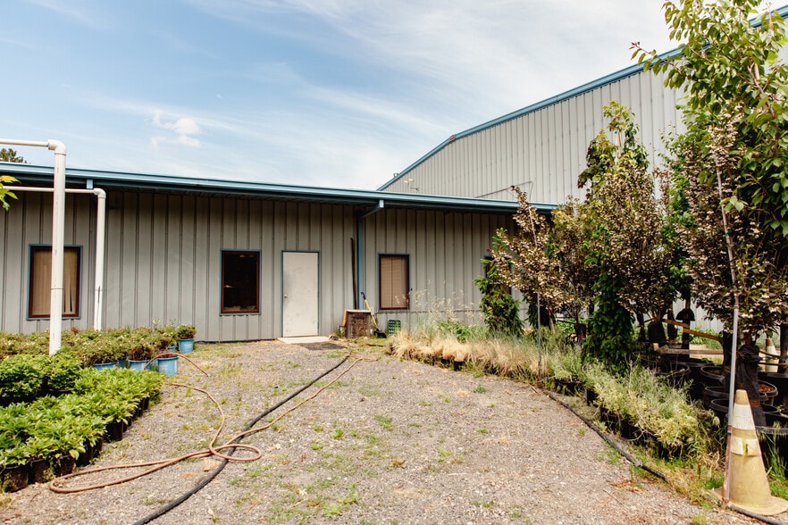 More Photos Of 3448 N Huetter Rd, Post Falls Office For Sale