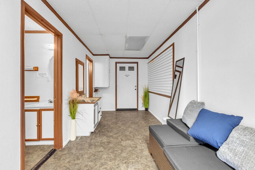 More Photos Of 2201 Kermit Hwy, Odessa Restaurant For Sale