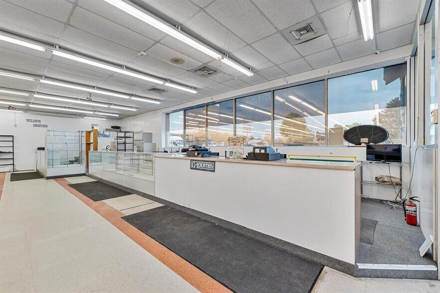 More Photos Of 411 Solida Rd, South Point Storefront For Sale