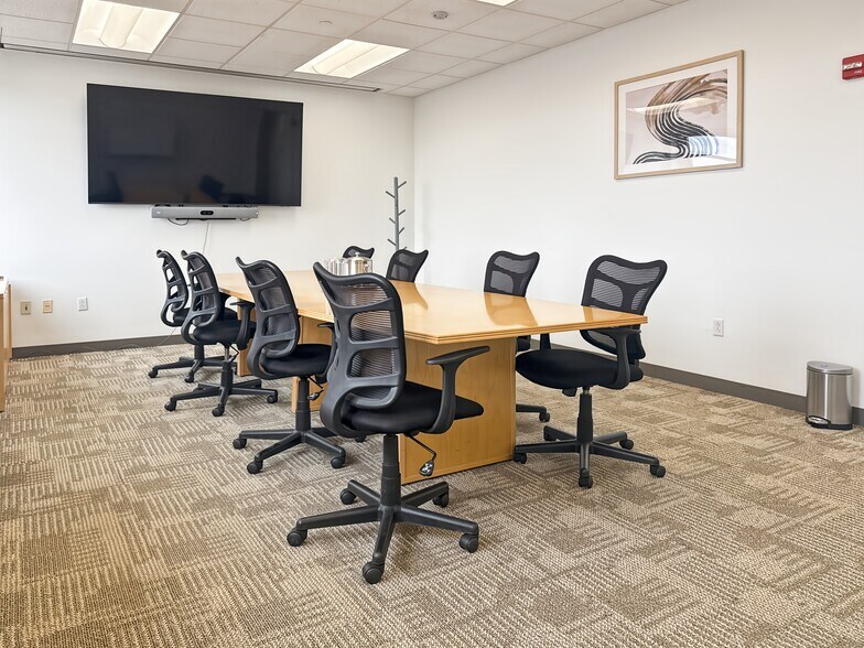More Photos Of 26 Patriot Pl, Foxborough Coworking Space