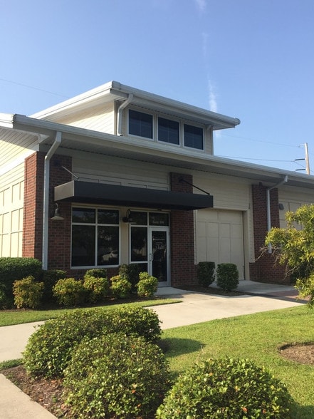 More Photos Of 543 Long Point Rd, Mount Pleasant Loft Creative Space For Lease