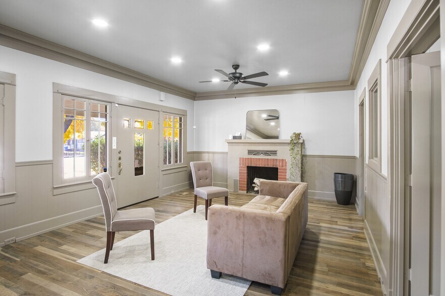 More Photos Of 741 E Main St, Turlock Office Residential For Lease