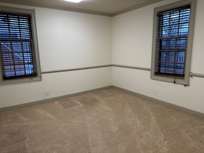 More Photos Of 2305 Commonwealth Dr, Charlottesville Office For Sale