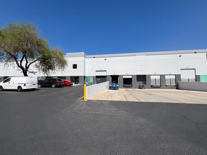 More Photos Of 4701 Cameron St, Las Vegas Warehouse For Lease