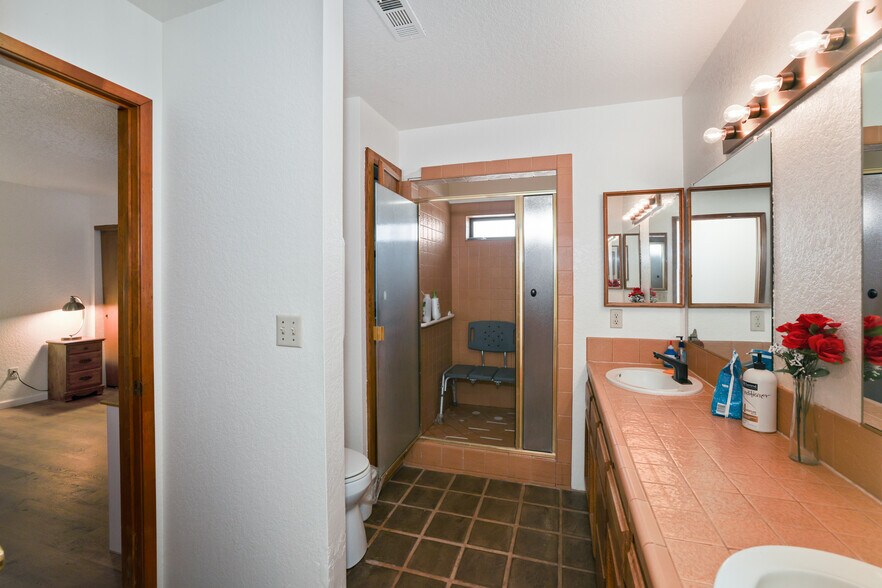 More Photos Of 13765 Lisa Way, Red Bluff Assisted Living For Sale