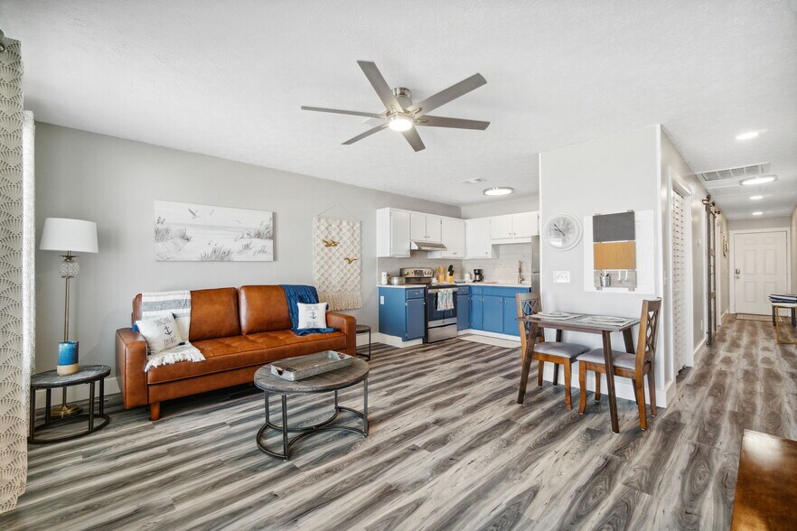 More Photos Of 4021 Dolphin Dr, Panama City Apartments For Sale