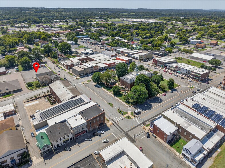 More Photos Of 207 Elk Ave S, Fayetteville Office For Sale