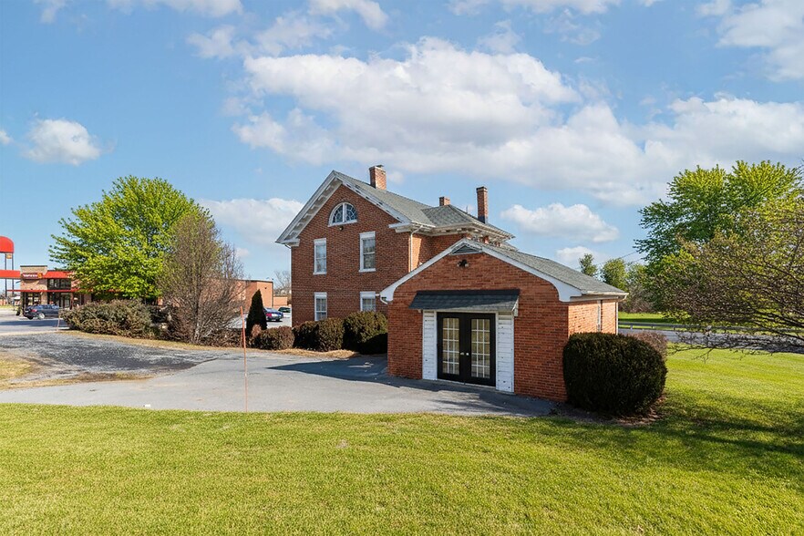 More Photos Of 30 Ladd Rd, Fishersville Office For Sale