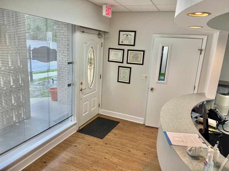 More Photos Of 2210 S Macdill Ave, Tampa Office For Sale