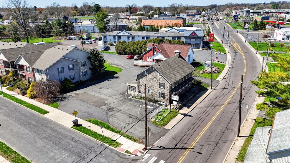 More Photos Of 1434-1436 W Broad St, Quakertown Office For Sale
