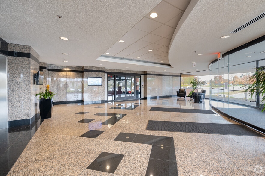 More Photos Of 3196 Kraft Ave SE, Grand Rapids Office For Lease