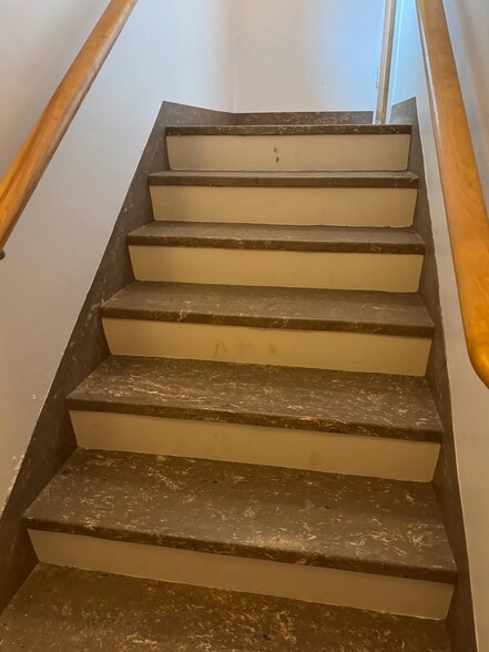 More Photos Of 89 E Genesee St, Auburn Flex For Sale