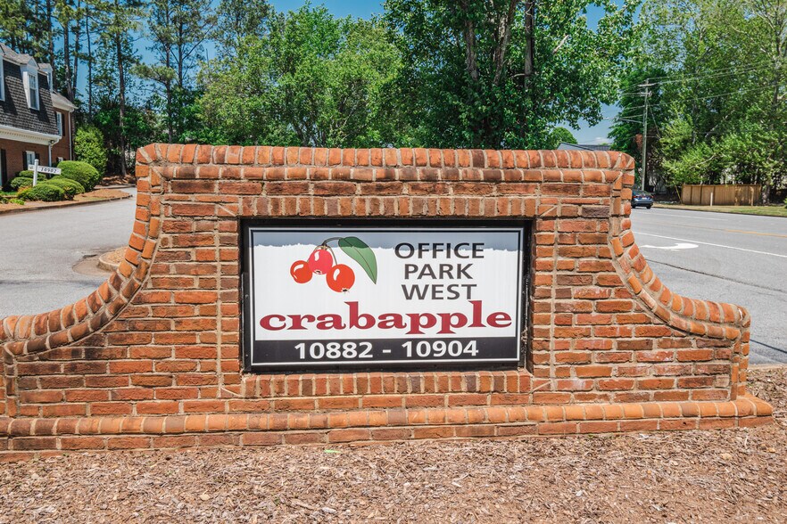 More Photos Of 10888 Crabapple Rd, Roswell Loft Creative Space For Lease