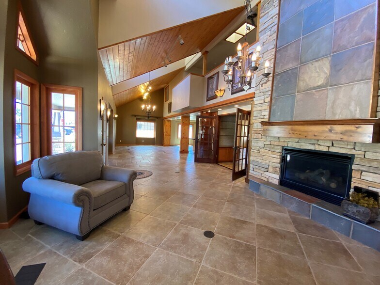 More Photos Of 173 Frontage Rd, South Fork Freestanding For Lease