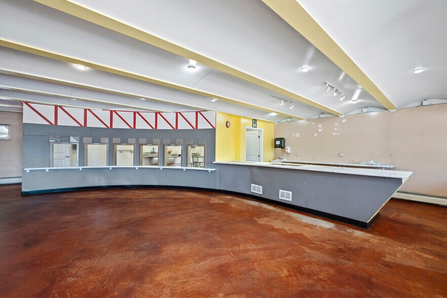 More Photos Of 222 W Midland Ave, Woodland Park Storefront For Sale