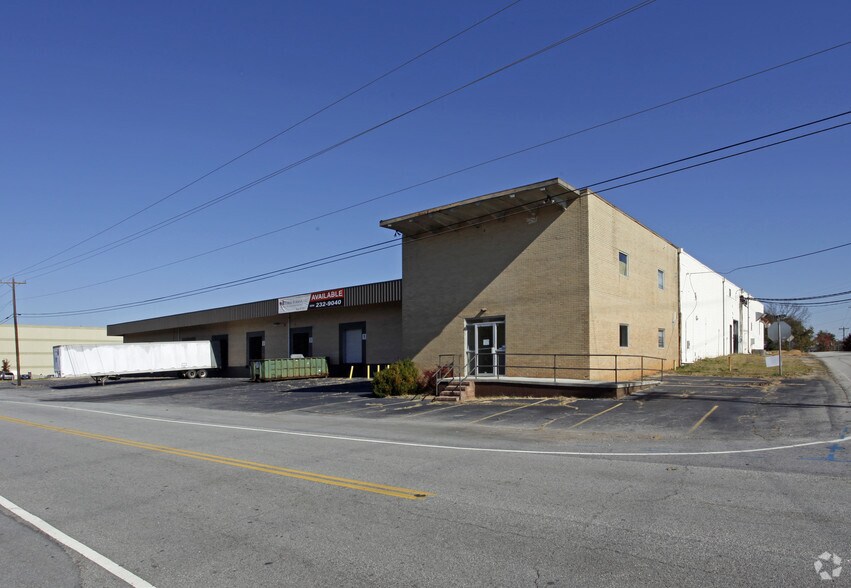 More Photos Of 1300 Old Stage Rd, Simpsonville Warehouse For Lease