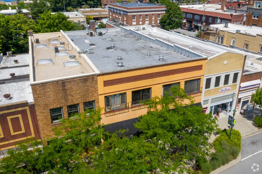More Photos Of 321 N Main St, Hendersonville Restaurant For Lease