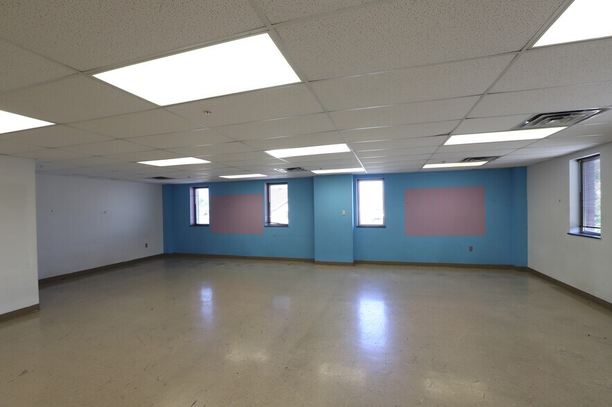 More Photos Of 184 Salem Ave, Dayton Office Residential For Lease