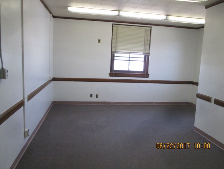 More Photos Of 5 E Main St, Springerville Post Office For Lease