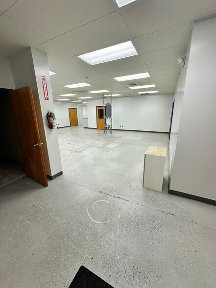 More Photos Of 1980 S West Blvd, Vineland Manufacturing For Sale