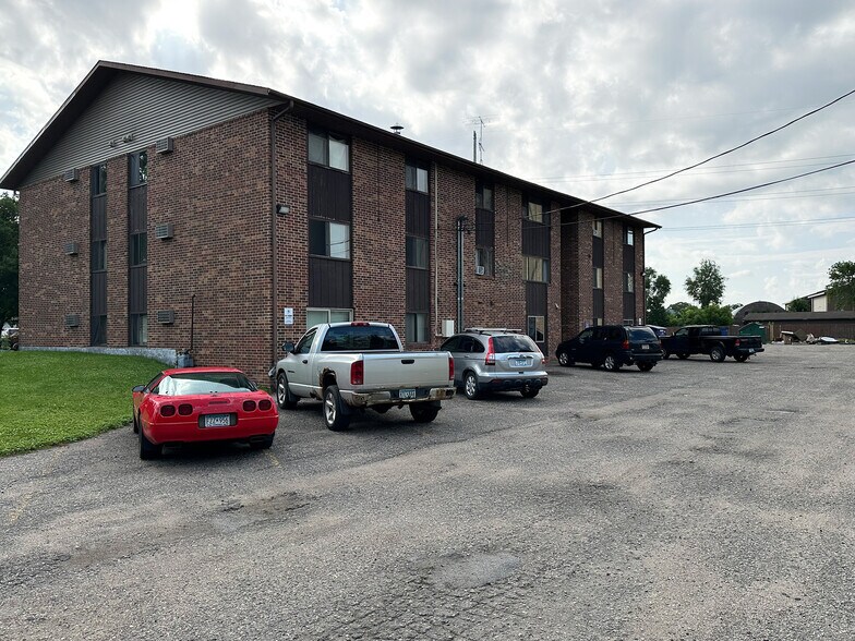 More Photos Of 125 4th Ave NE, Saint Cloud Apartments For Sale