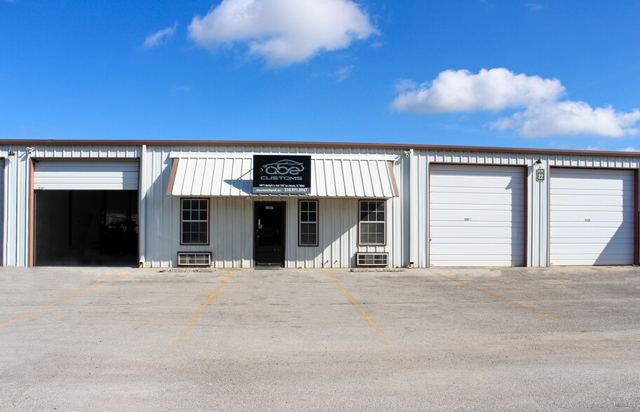 More Photos Of 18975 Marbach Ln, San Antonio Unknown For Lease