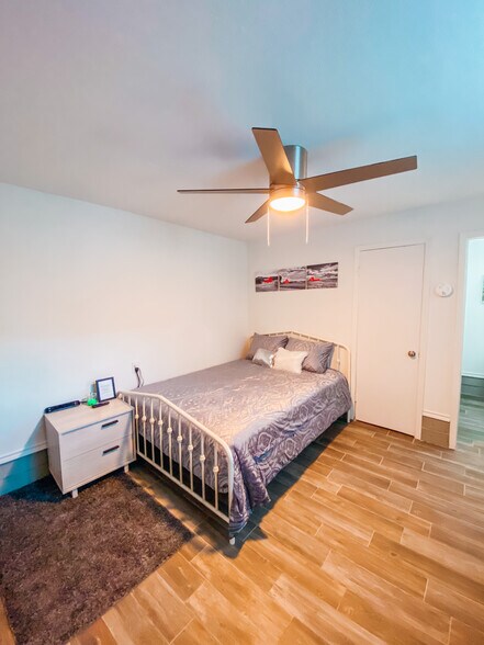 More Photos Of 319 W Main St, Bishop Multifamily For Sale