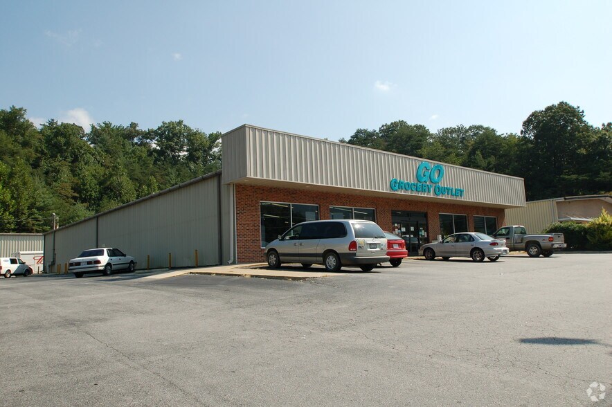 More Photos Of 1380 Tunnel Rd, Asheville Light Distribution For Lease