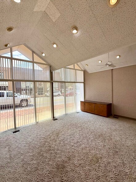 More Photos Of 108 S Main St, Madisonville Office Residential For Sale