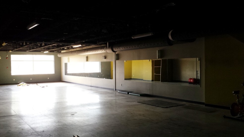 More Photos Of 134 Pembina Rd, Sherwood Park Flex For Sale