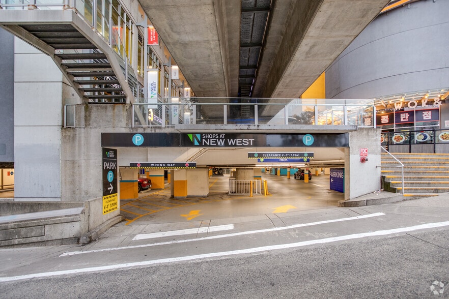 More Photos Of 800 Carnarvon St, New Westminster Unknown For Lease