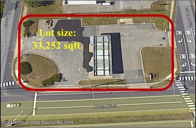 More Photos Of 310 Brick Blvd, Brick Land For Lease