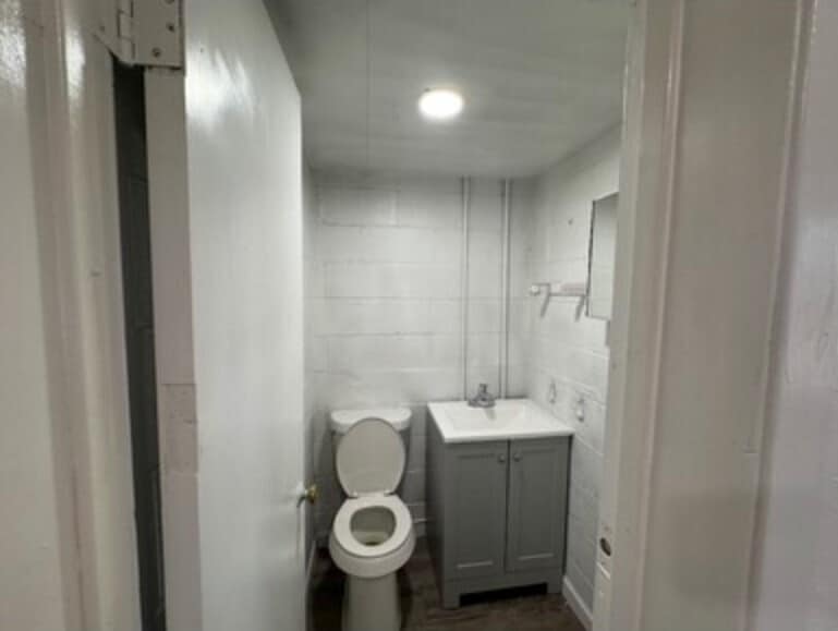 More Photos Of 7001 Weaver Rd, Houston Manufacturing For Sale