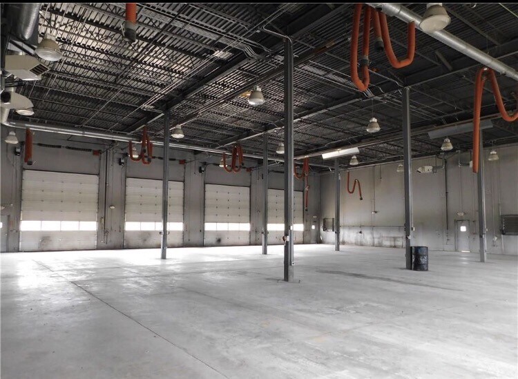 More Photos Of 1116 W County Road 450 N, Brazil Truck Terminal For Lease